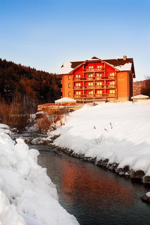 Hotel Impozant Valča Exteriér fotografie