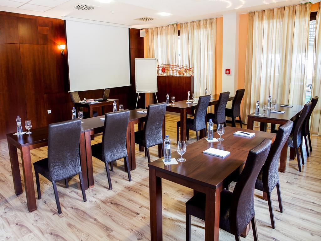 Hotel Impozant Valča Exteriér fotografie