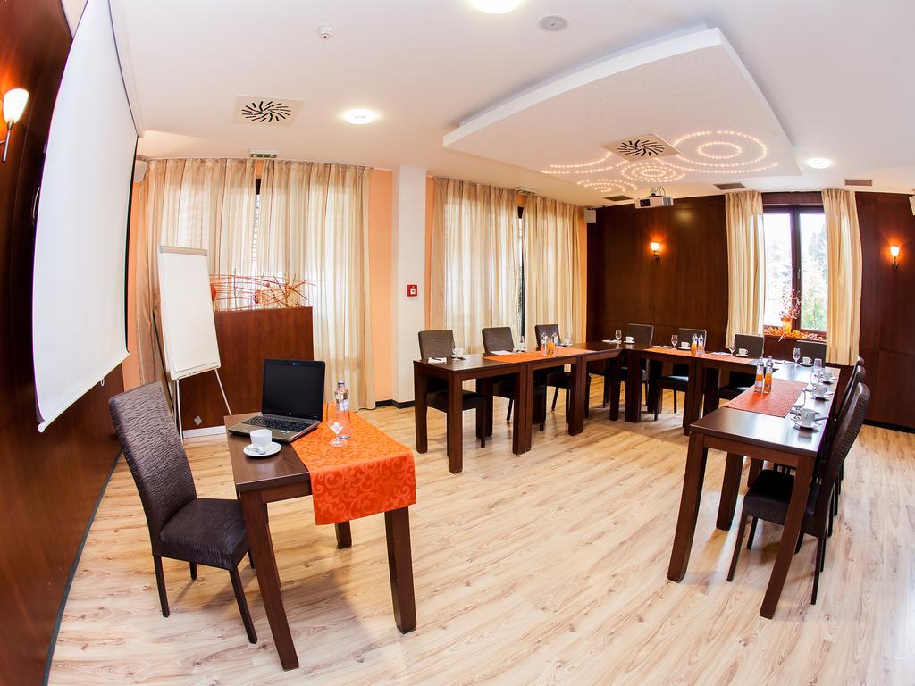 Hotel Impozant Valča Exteriér fotografie