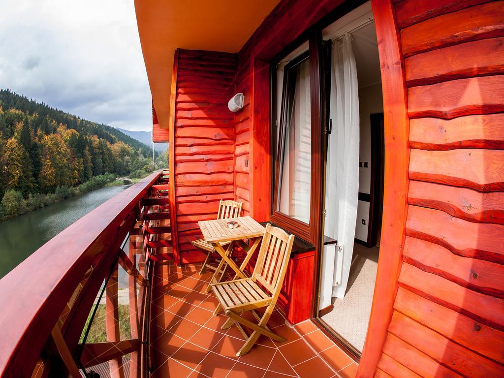Hotel Impozant Valča Exteriér fotografie